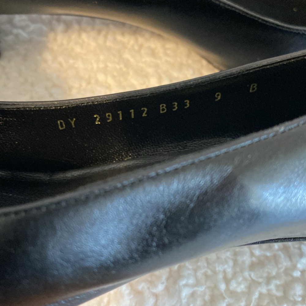 “SALVATORE FERRAGAMO” Women's Black Pumps…Sz 9 - Picture 8 of 9